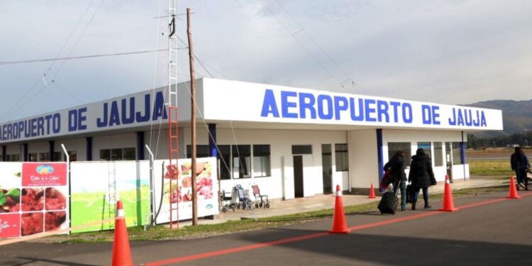 Junín: inversión de calidad en infraestructura aérea permitiría potenciar el turismo regional