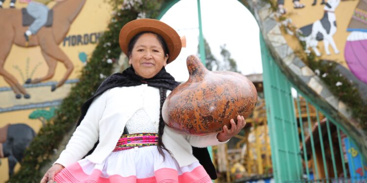Artesanos de Cochas Chico celebran 12 años de aniversario de declaración de patrimonio cultural de la nación del Mate Burilado