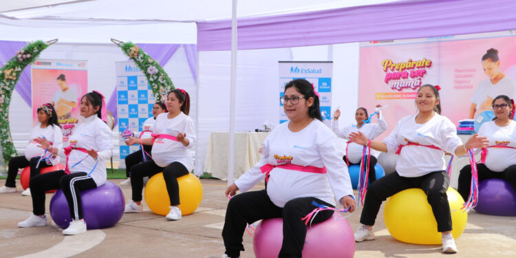 EsSalud Junín realiza encuentro de gestantes del Valle del Mantaro para recibir charlas preventivas