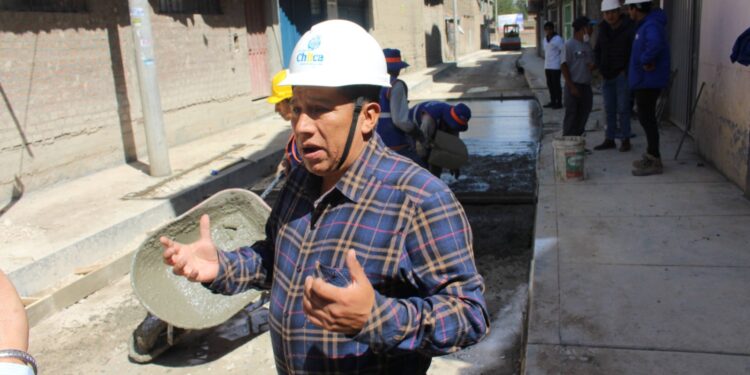 Alcalde Danas gestiona presupuesto con pro inversión para nuevo palacio municipal