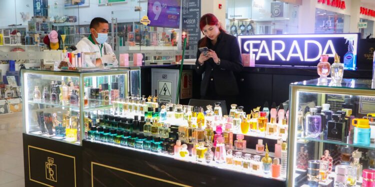 Perfumes sin control: stand de belleza en Real Plaza es multado por vender productos sin registro sanitario