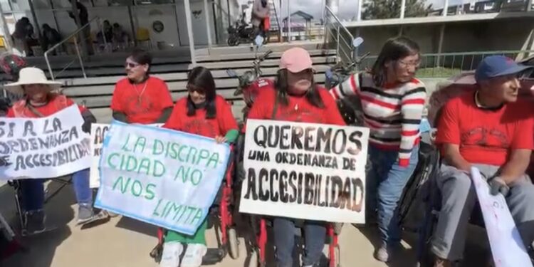 Personas con discapacidad en El Tambo exigen accesibilidad: ordenanza duerme hace más de un año