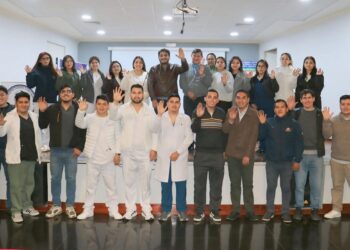 Nuevos médicos residentes refuerzan la atención especializada en el Hospital Carrión