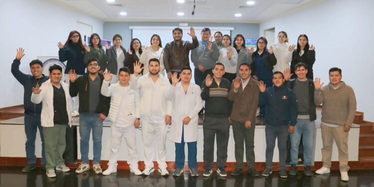Nuevos médicos residentes refuerzan la atención especializada en el Hospital Carrión