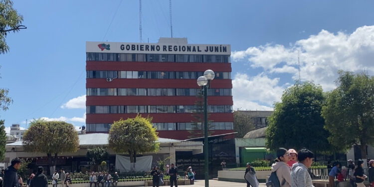 Denuncian que Gobierno Regional no cumple convenios para obras y pone en riesgo más de S/ 20 millones en inversión