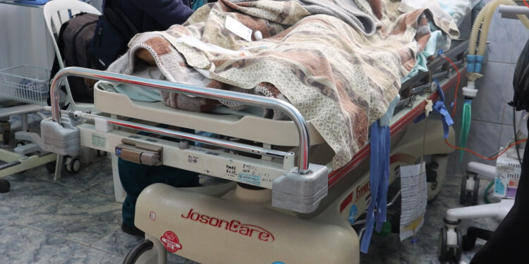 Menor de 13 años recibe atención especializada en el Hospital El Carmen tras caída desde el puente Chanchas