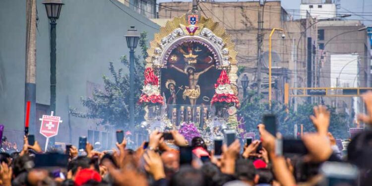 Huancayo: Recorridos del Señor de los Milagros cambiarán este año por el centenario de la hermandad