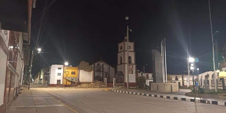 Colapsa parte de la antigua iglesia San Ignacio de Loyola en Junín: un vecino murió aplastado mientras dormía