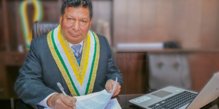 El Tambo: declaraciones juradas revelan aumento significativo en los bienes e ingresos del alcalde Julio César Llallico en solo un año
