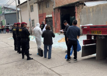 Huancayo:  joven muere aplastado por casi cinco toneladas de vidrio cuando descargaba material