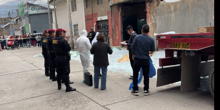 Huancayo: joven muere aplastado por casi cinco toneladas de vidrio cuando descargaba material