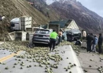 Cuádruple choque en Casapalca deja un fallecido y complica tránsito en carretera central