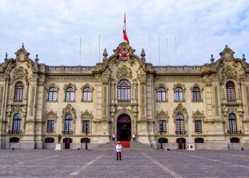 Desconfianza y desinterés marcan la relación de los peruanos con la política