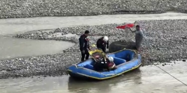 HALLAN CUERPO DE NIÑA DE 6 AÑOS EN EL RÍO MANTARO: YA SON TRES LAS VÍCTIMAS DEL TRÁGICO ACCIDENTE EN JAUJA