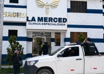 CLAUSURAN CLÍNICA EN ALTO LA MERCED TRAS DENUNCIA DE MUERTE DE PACIENTE Y FALTA DE LICENCIA