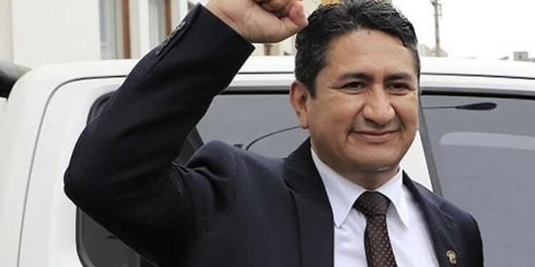 TC ANULA LA PRISIÓN PREVENTIVA DE VLADIMIR CERRÓN Y YA PUEDE DEJAR LA CLANDESTINIDAD