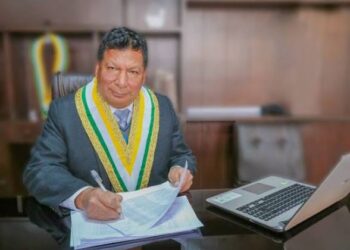 JNE RETIRA LA CREDENCIAL DE JULIO LLALLICO COMO ALCALDE DE EL TAMBO