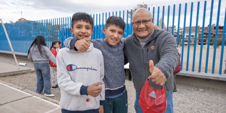 POR EL DÍA DEL NIÑO, RAFAEL MEZA COMPARTIÓ UNA JORNADA DEPORTIVA CON MENORES DE LA VICTORIA Y JPV
