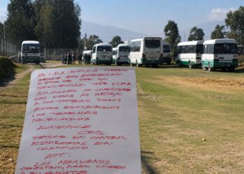 MAFIA AMENAZA A TRANSPORTISTAS Y PARALIZA MÁS DE 25 CÚSTERES EN CHUPACA