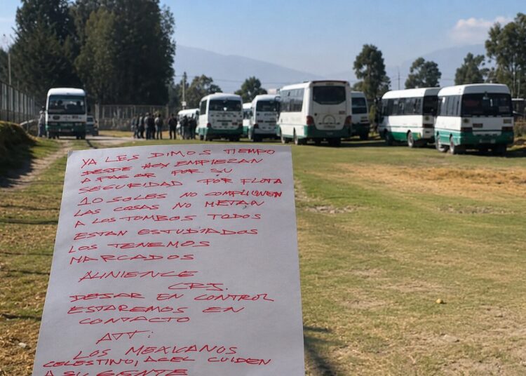 MAFIA AMENAZA A TRANSPORTISTAS Y PARALIZA MÁS DE 25 CÚSTERES EN CHUPACA
