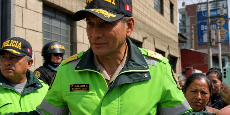 General Calero advierte: escolares encontrados en la calle después de las 7:30 p. m. serán intervenidos