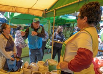 RAFAEL MEZA PLANTEA MEJORAR LIMPIEZA, SEGURIDAD Y CONDICIONES PARA COMERCIANTES DE LA FERIA GRAU