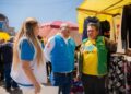 RAFAEL MEZA VISITA FERIA DE JUAN PARRA DEL RIEGO Y PLANTEA MEJORAS PARA COMERCIANTES DE EL TAMBO