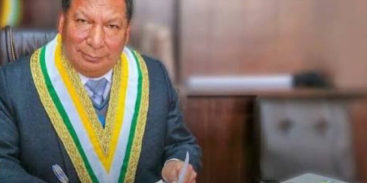 EL TAMBO: MEDIDA CAUTELAR SUSPENDE VACANCIA DE LLALLICO Y ORDENA SU RETORNO PROVISIONAL A LA ALCALDÍA