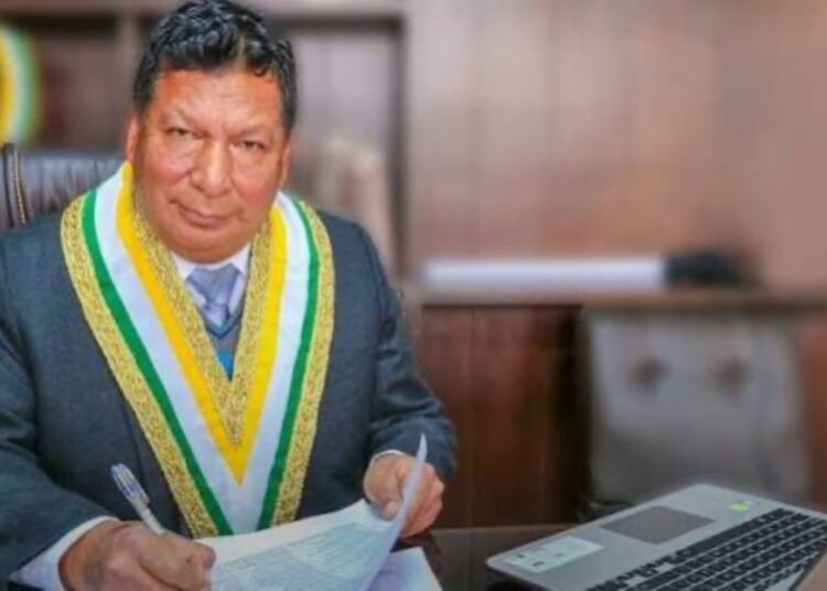 EL TAMBO: MEDIDA CAUTELAR SUSPENDE VACANCIA DE LLALLICO Y ORDENA SU RETORNO PROVISIONAL A LA ALCALDÍA