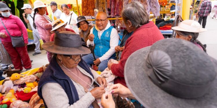 RAFAEL MEZA PROPONE CONTINUIDAD PERMANENTE PARA LA FERIA GRAU